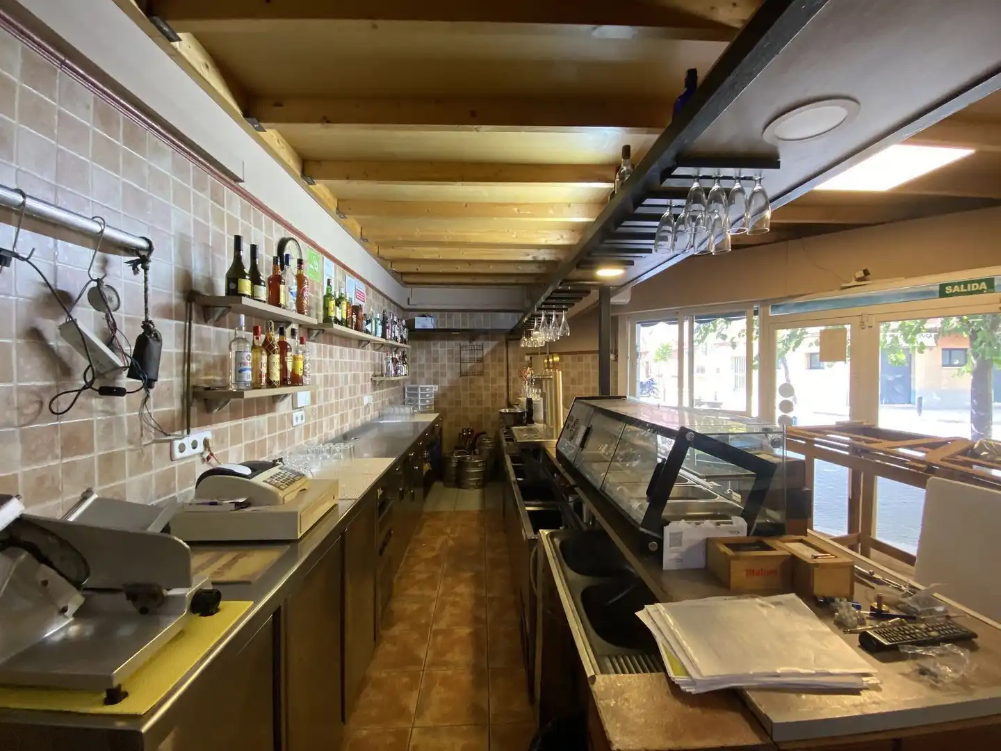 Local en venda en Cornellà de Llobregat amb Aire condicionat