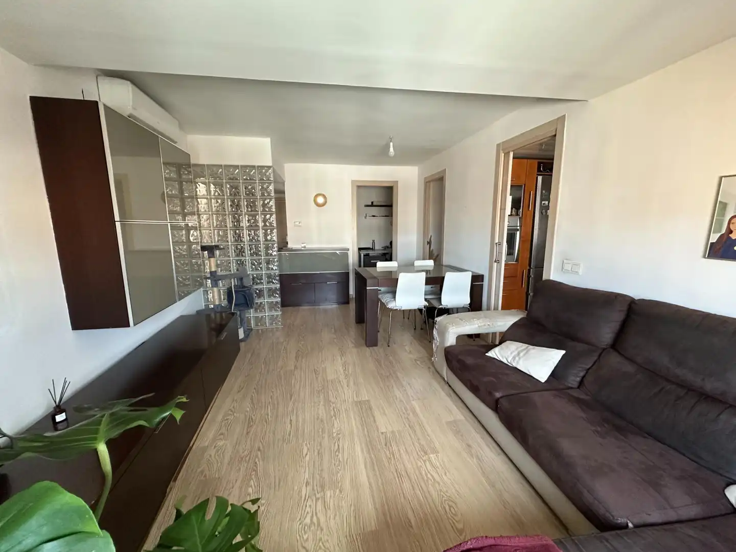 Sala de estar de Piso en venta en Sant Boi de Llobregat con Aire acondicionado, Parquet y Amueblado