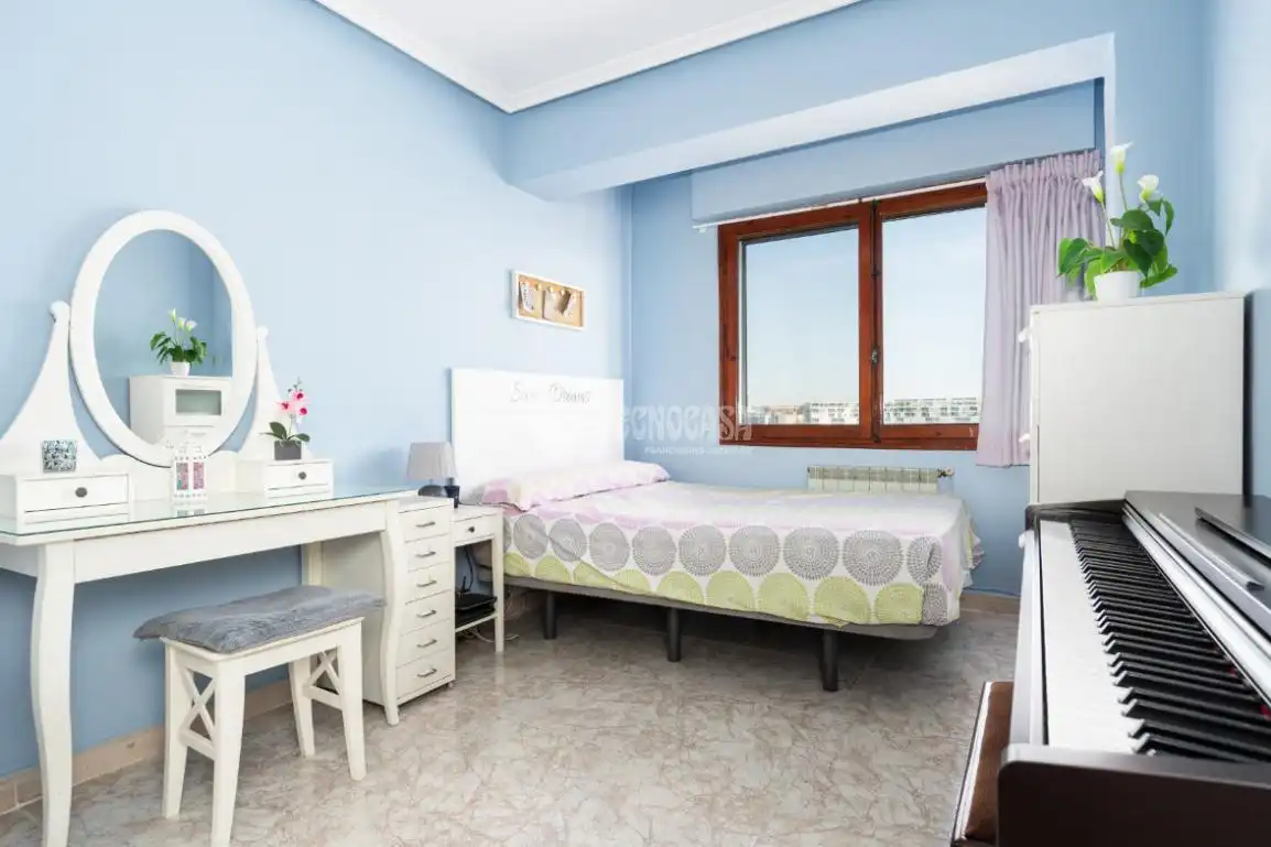 Habitación de Piso en venta en Zaragoza con Calefacción y Terraza