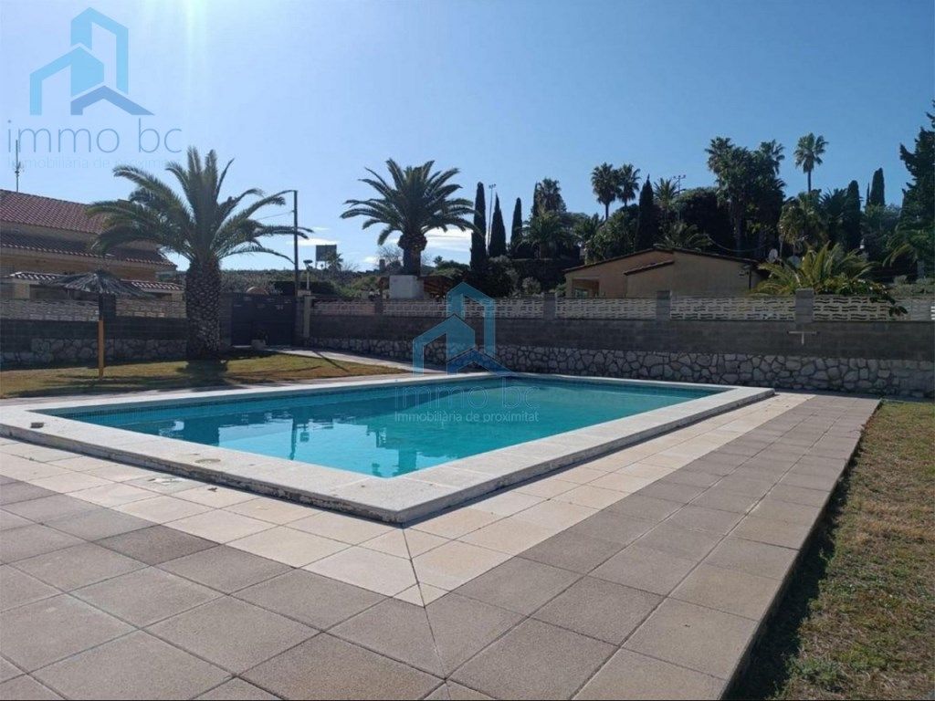 Swimming pool of Single-family semi-detached for sale in Salou