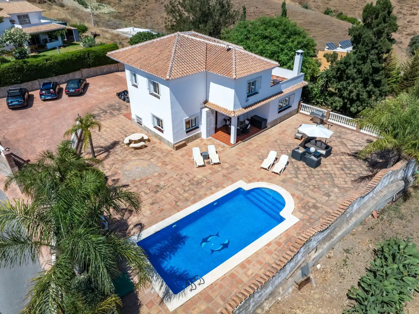 Außenansicht von Einfamilien-Reihenhaus zum Verkauf in Mijas mit Klimaanlage, Terrasse und Abstellraum