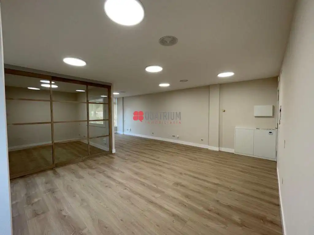 Office for rent in Santiago de Compostela   with Heating