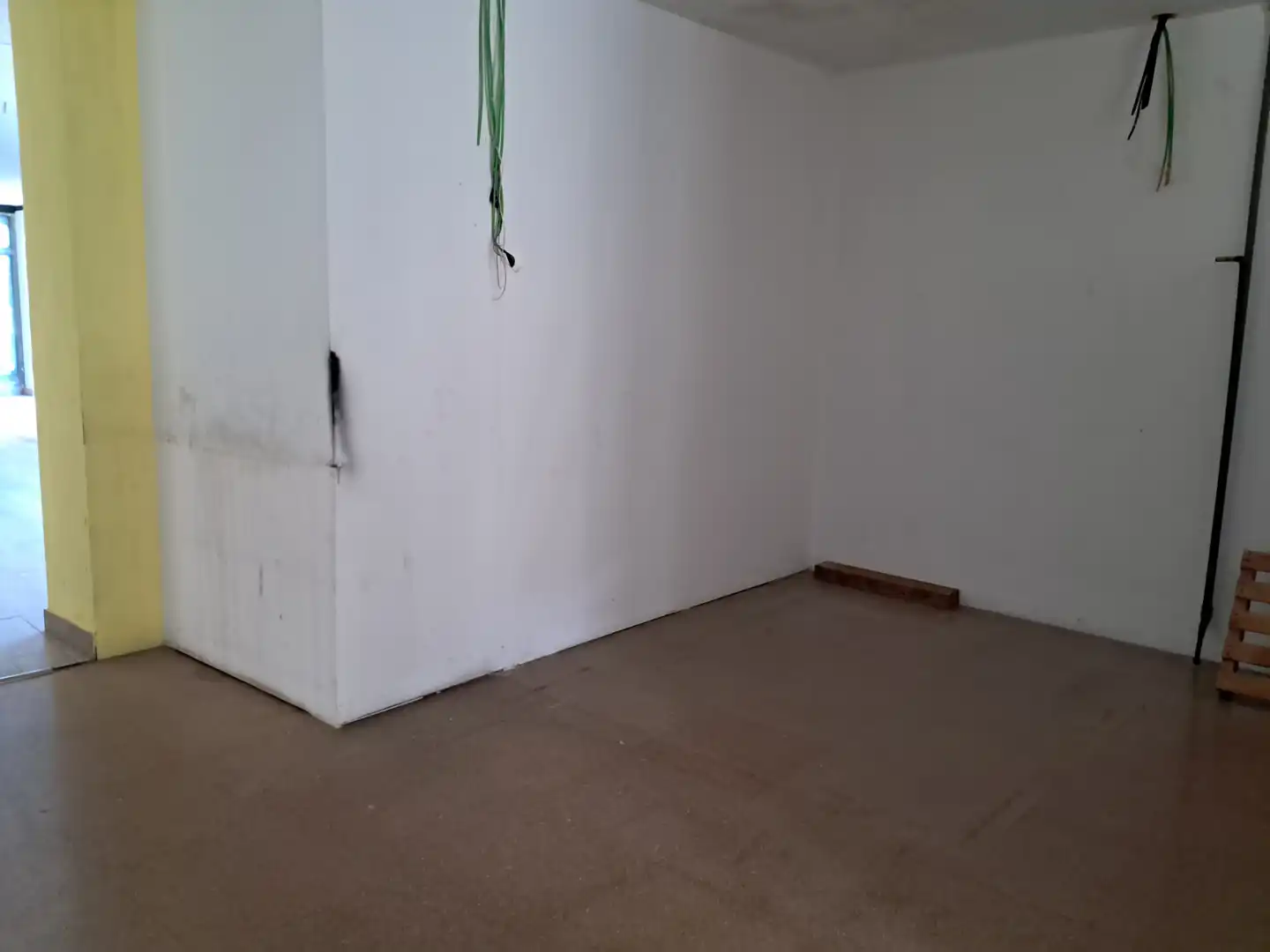 Local comercial en venta en Carrer Nogueres 1, imagen 5