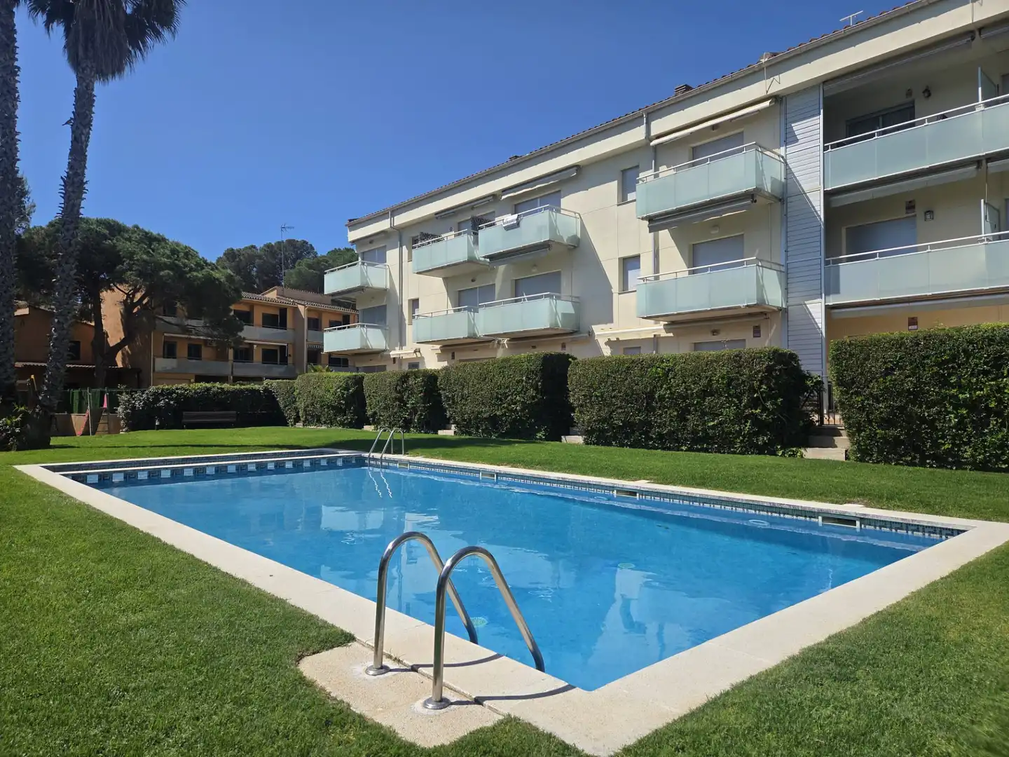 Schwimmbecken von Maisonette zum Verkauf in Palamós mit Klimaanlage, Heizung und Terrasse