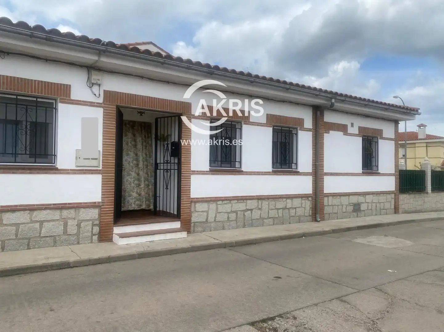 Vista exterior de Casa o chalet en venta en El Casar de Escalona con Aire acondicionado, Calefacción y Trastero