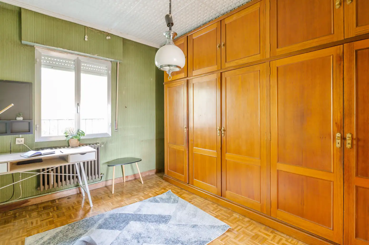 Habitación de Piso en venta en  Pamplona / Iruña con Calefacción, Parquet y Amueblado