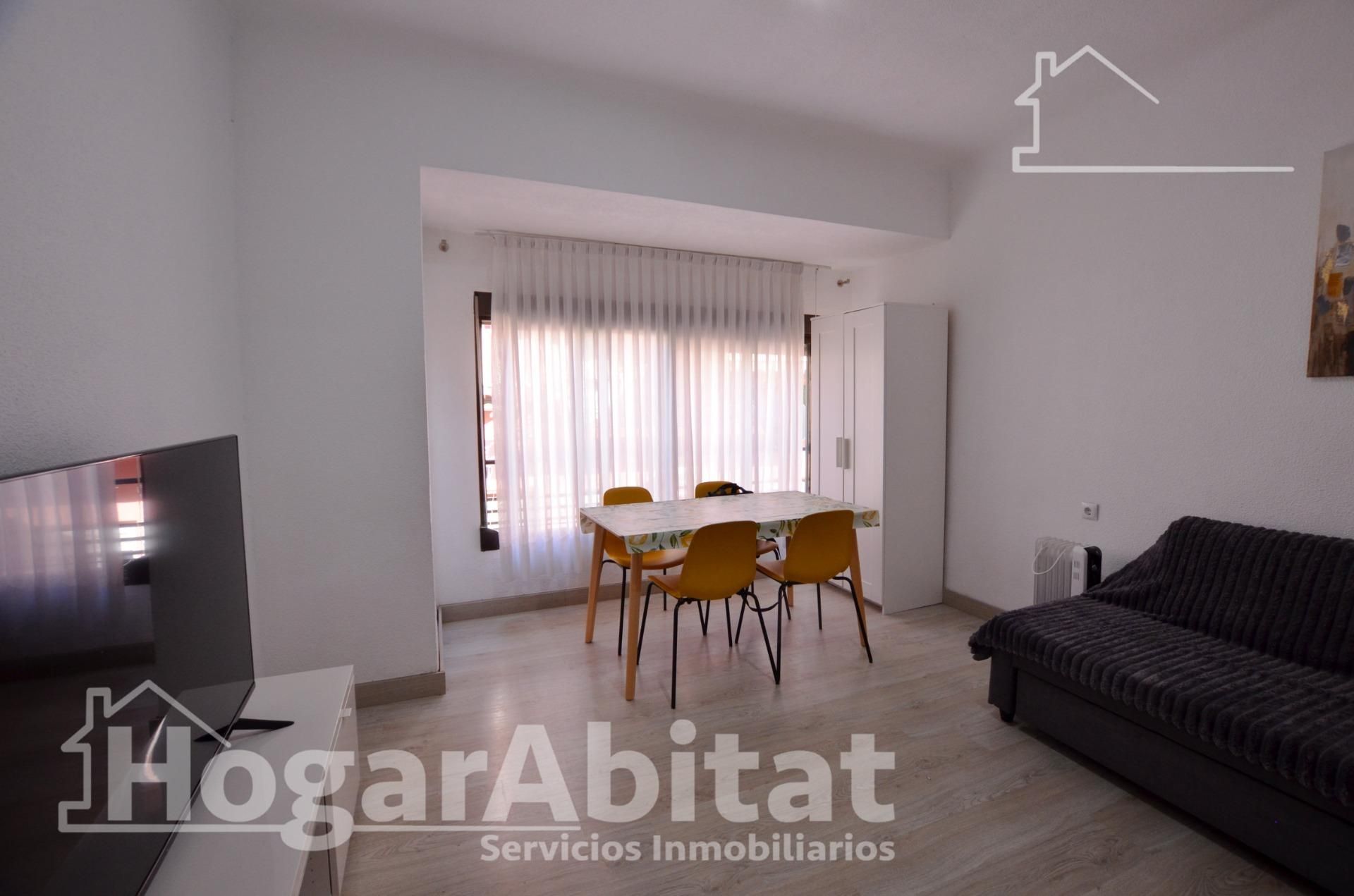 Living room of Flat for sale in Alicante / Alacant  with Air Conditioner, Heating and Storage room