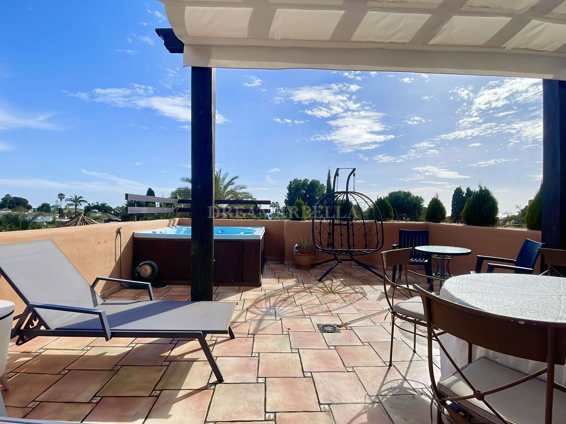 Terrassa de Àtic de lloguer en Estepona amb Aire condicionat, Terrassa i Piscina