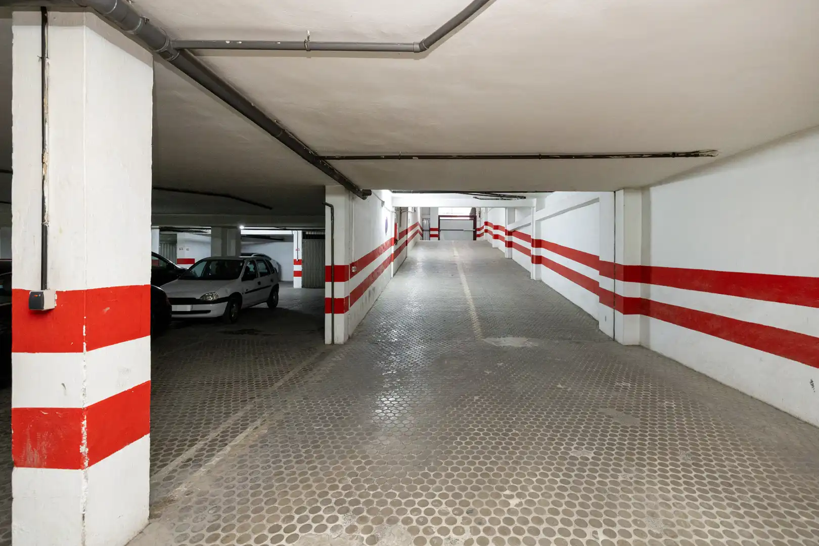 Parkplatz von Garage zum Verkauf in Granada