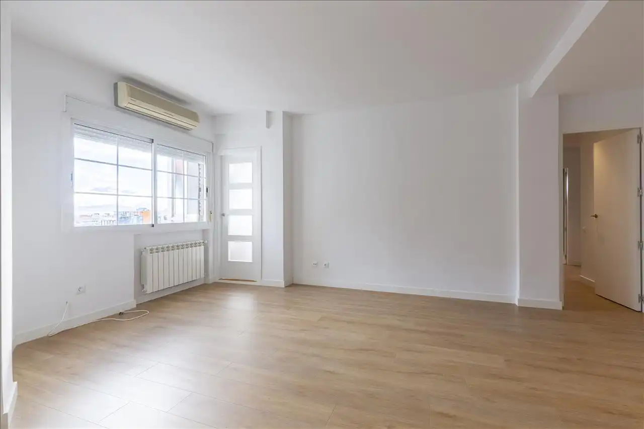 Bedroom of Flat for sale in Madrid  with Air Conditioner, Terrace and Furnished