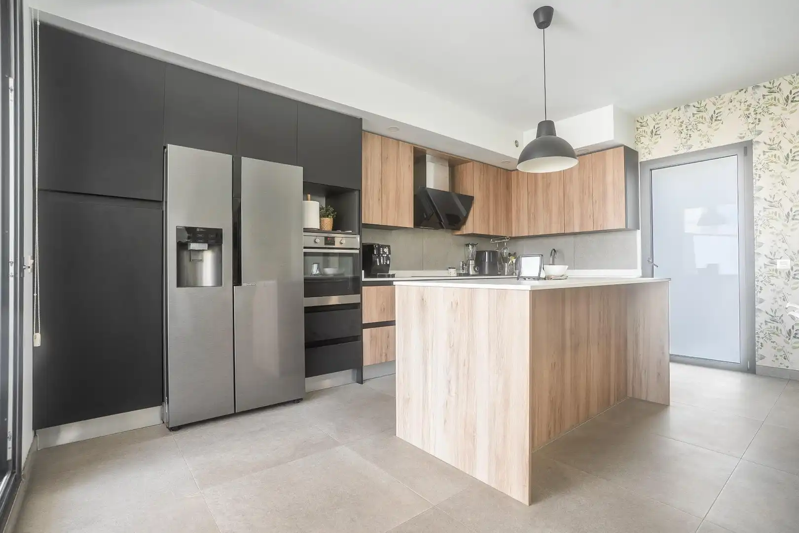 Cocina de Casa o chalet en venta en Almería con Aire acondicionado, Jardín privado y Terraza