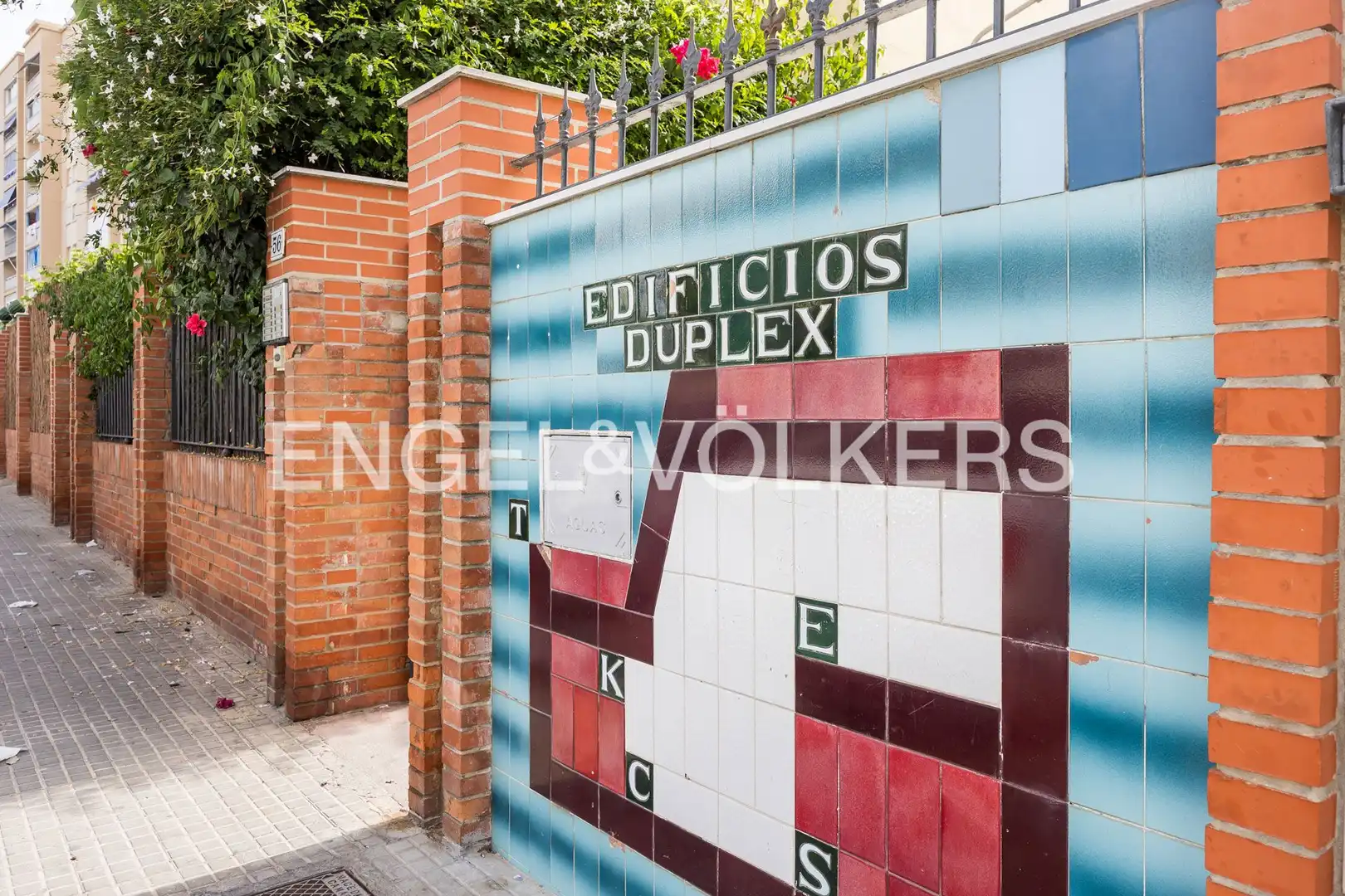 Vista exterior de Planta baja en venta en Chipiona con Calefacción y Terraza