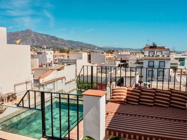 Casa bifamiliare con balcone in vendita a Avenida Marqués del Duero 63