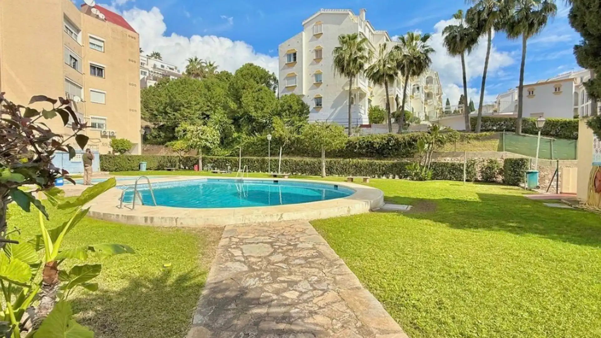 Piscina de Piso en venta en Fuengirola con Amueblado, Horno y Lavadora