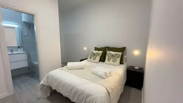Dormitori de Apartament en venda en Madrid amb Aire condicionat, Calefacció i Moblat