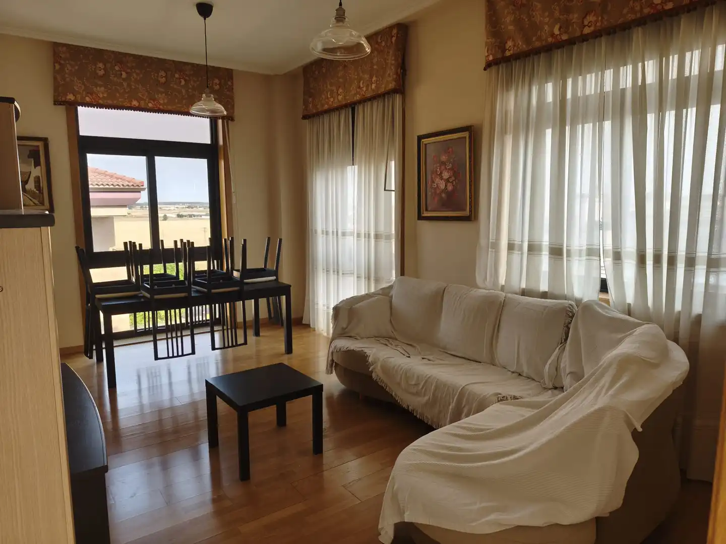 Sala de estar de Piso en venta en Arévalo con Calefacción, Terraza y Amueblado