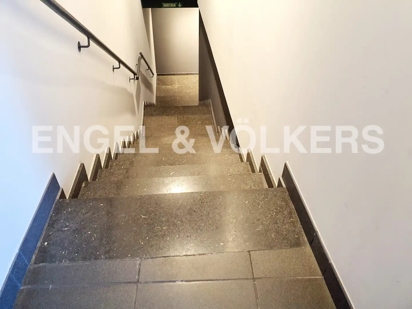 Nau industrial en venda en Cornellà de Llobregat