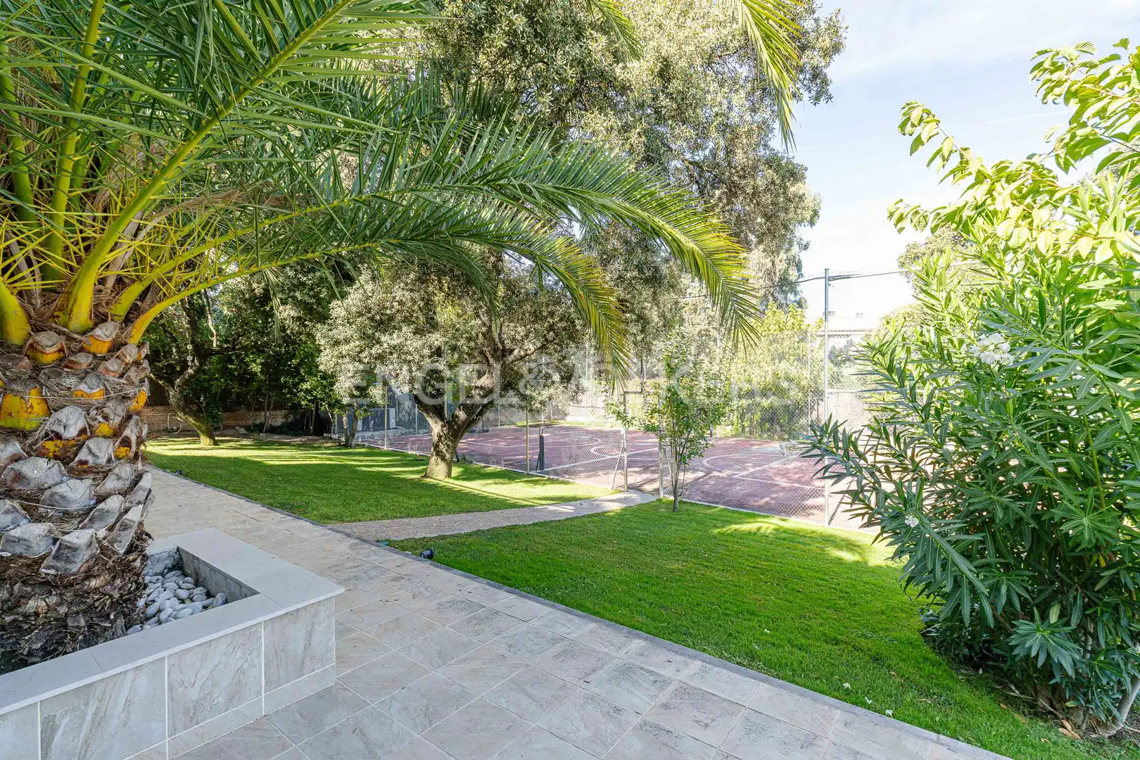 Jardín de Casa o chalet en venta en Boadilla del Monte con Aire acondicionado, Calefacción y Jardín privado
