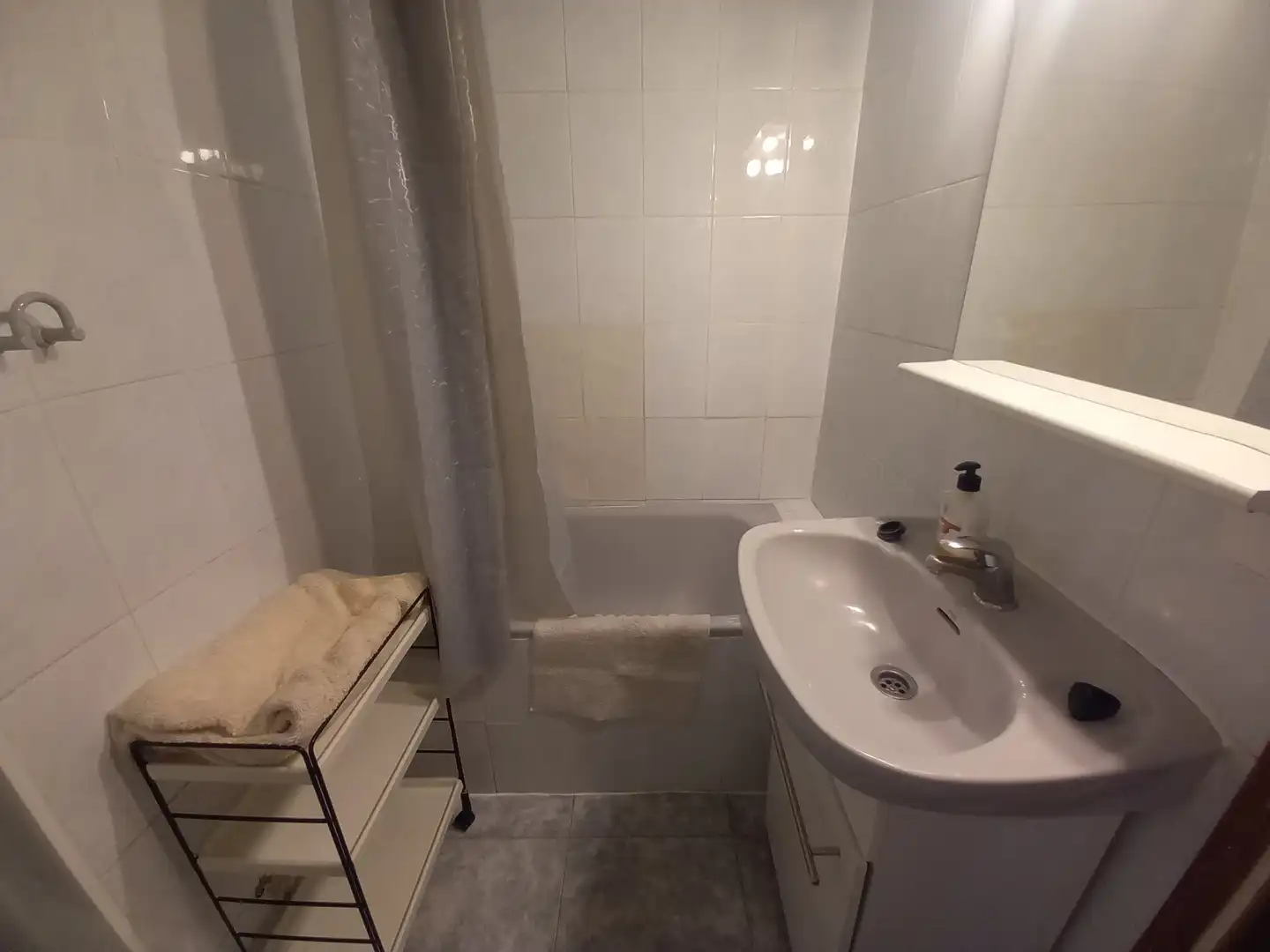 Baño de Piso en venta en Barcelona con Amueblado, Balcón y Alarma