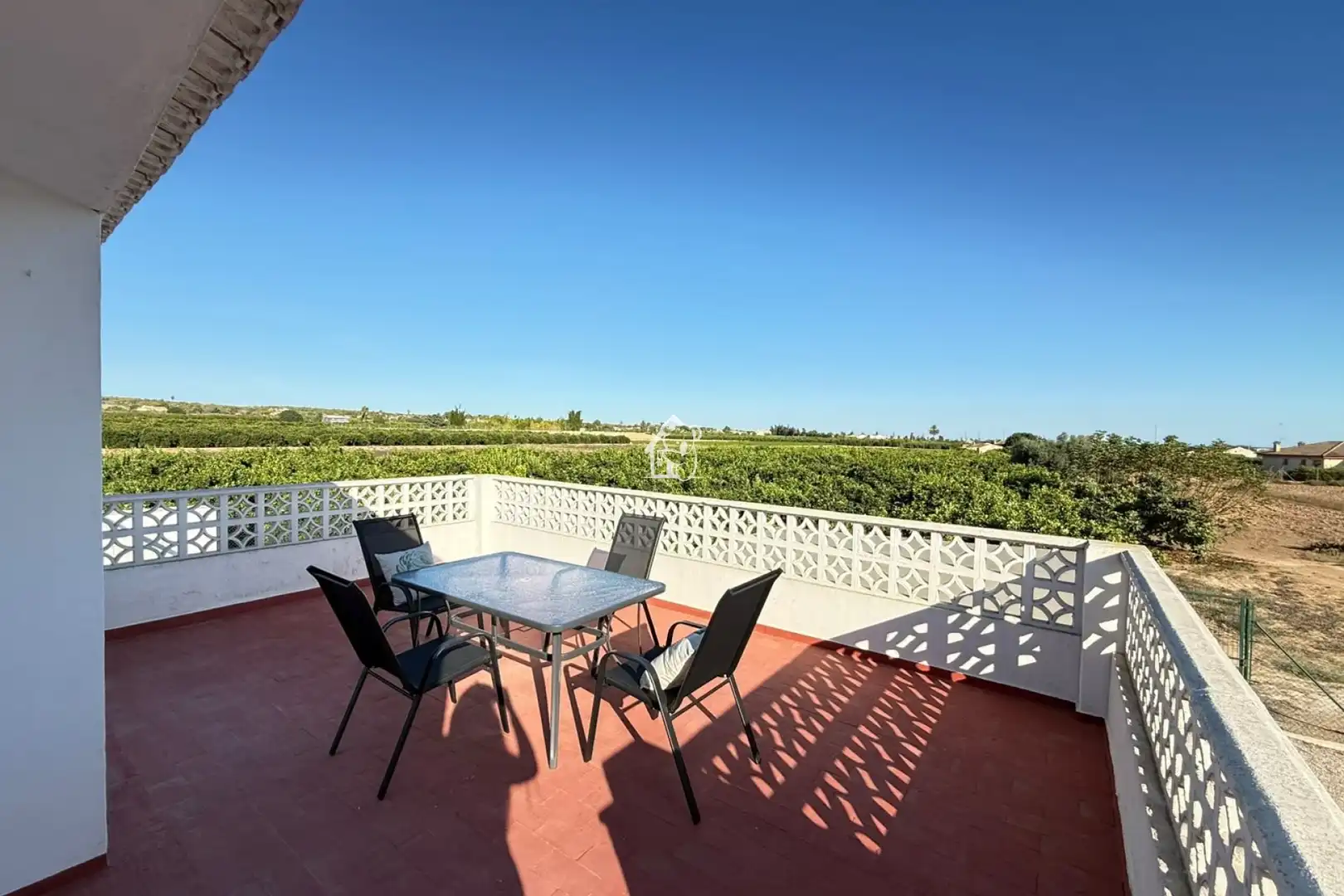 Apartamento con terraza en alquiler en El Raso