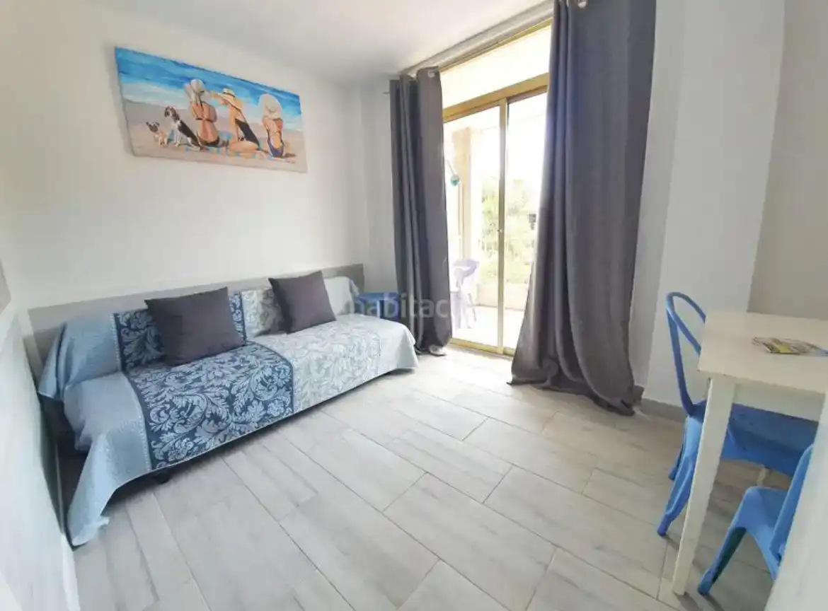 Dormitori de Apartament en venda en Salou amb Aire condicionat, Piscina i Balcó