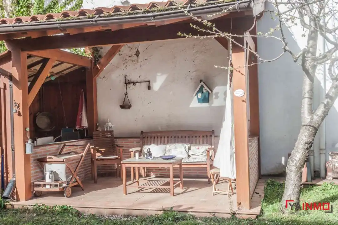 Terrassa de Casa adosada en venda en Vitoria - Gasteiz amb Calefacció i Jardí privat