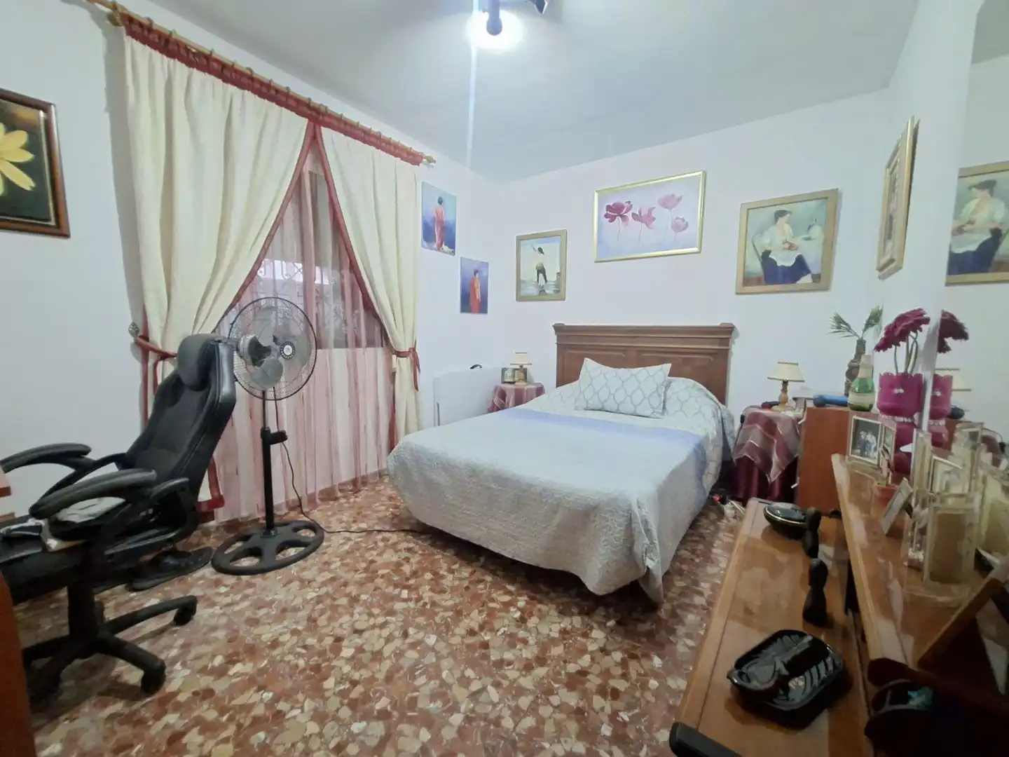 Dormitori de Casa o xalet en venda en San Roque amb Aire condicionat, Calefacció i Jardí privat