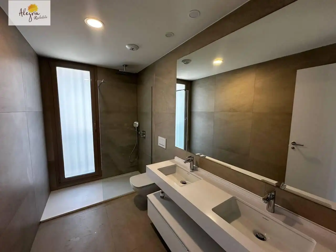 Bathroom of Houses for rent in Godella