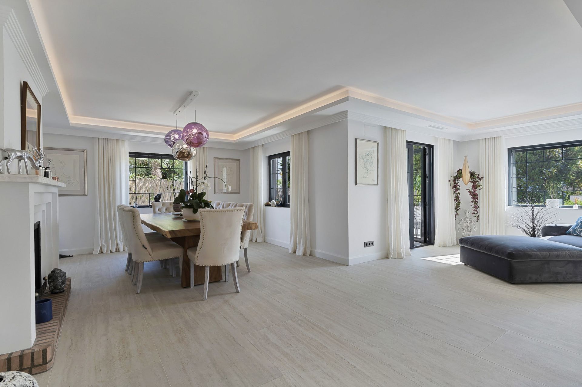 Menjador de Casa o xalet en venda en Marbella amb Aire condicionat, Jardí privat i Terrassa