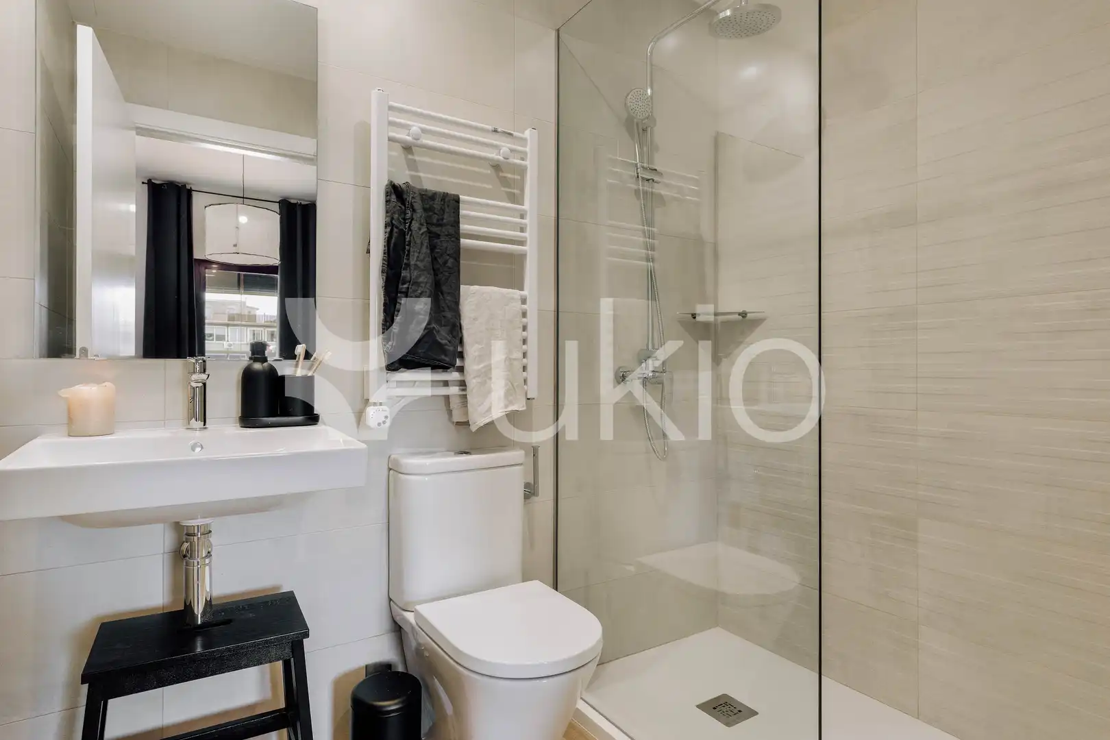Baño de Apartamento de alquiler en Barcelona con Aire acondicionado, Calefacción y Amueblado