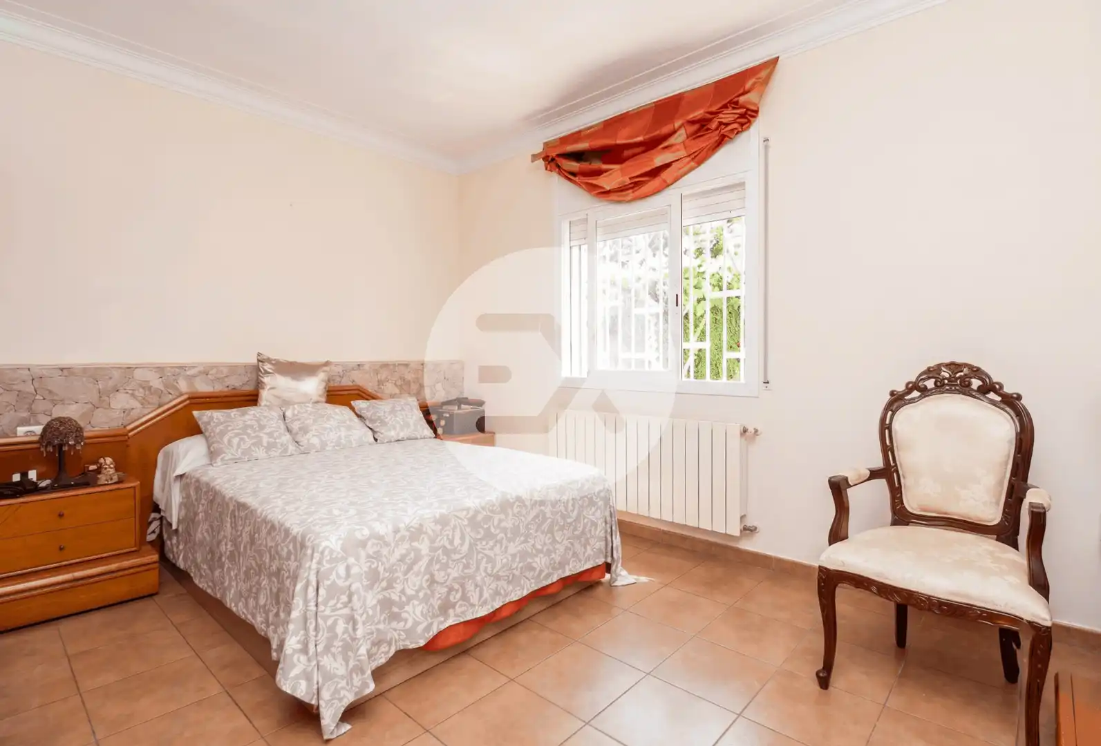 Dormitori de Casa o xalet en venda en Castelldefels amb Jardí privat