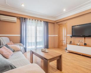 Living room of Flat for sale in Paterna  with Air Conditioner, Heating and Terrace