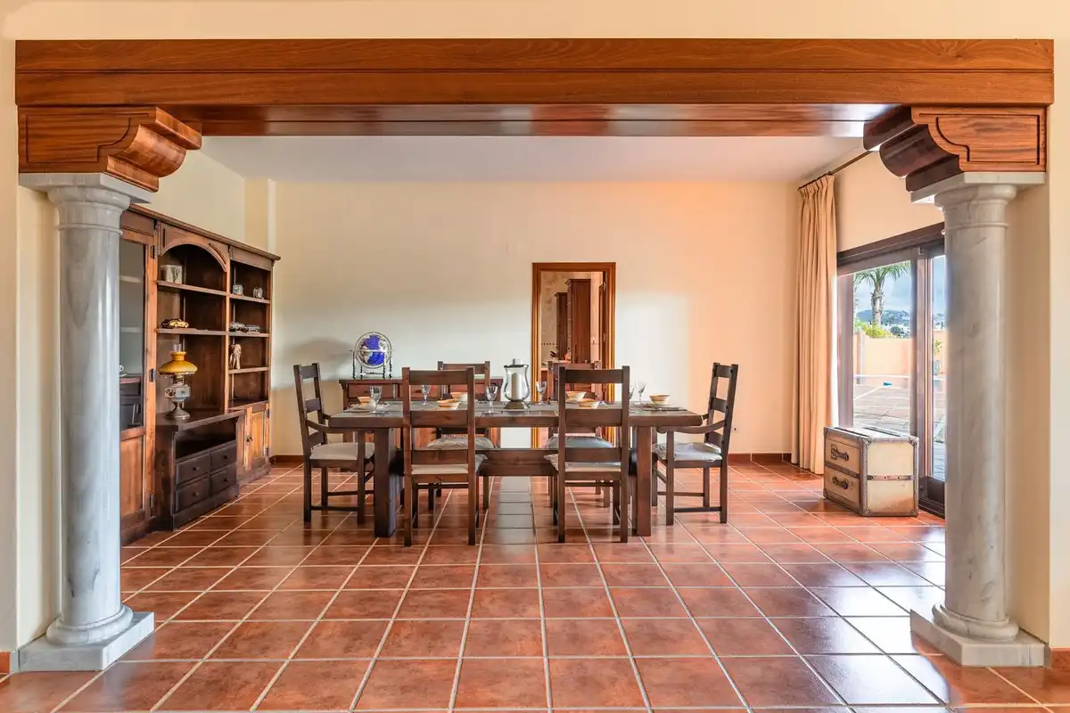 Chalet con piscina en venta en Calle Benahavis, imagen 8