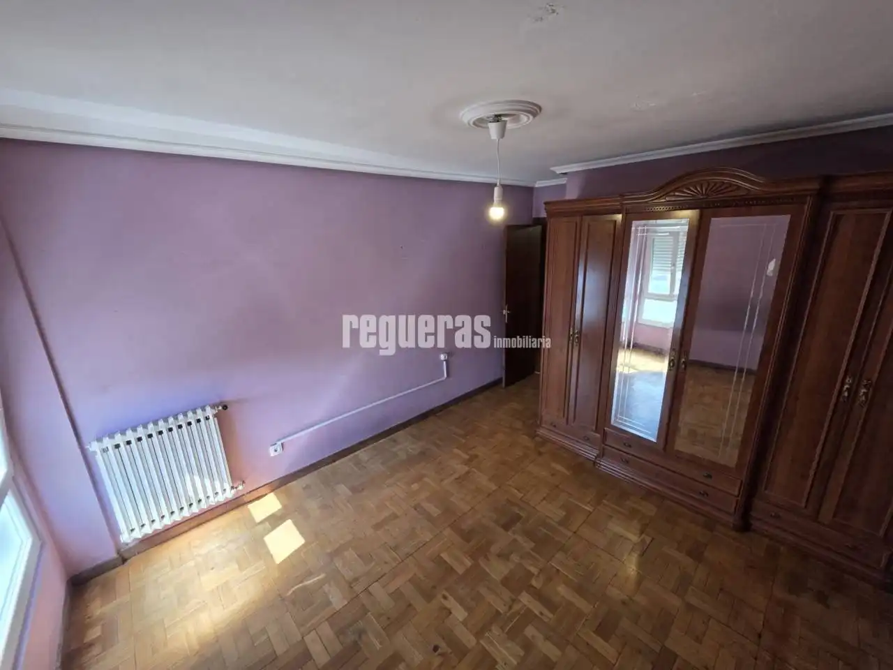 Habitación de Piso en venta en Avilés con Calefacción, Terraza y Trastero