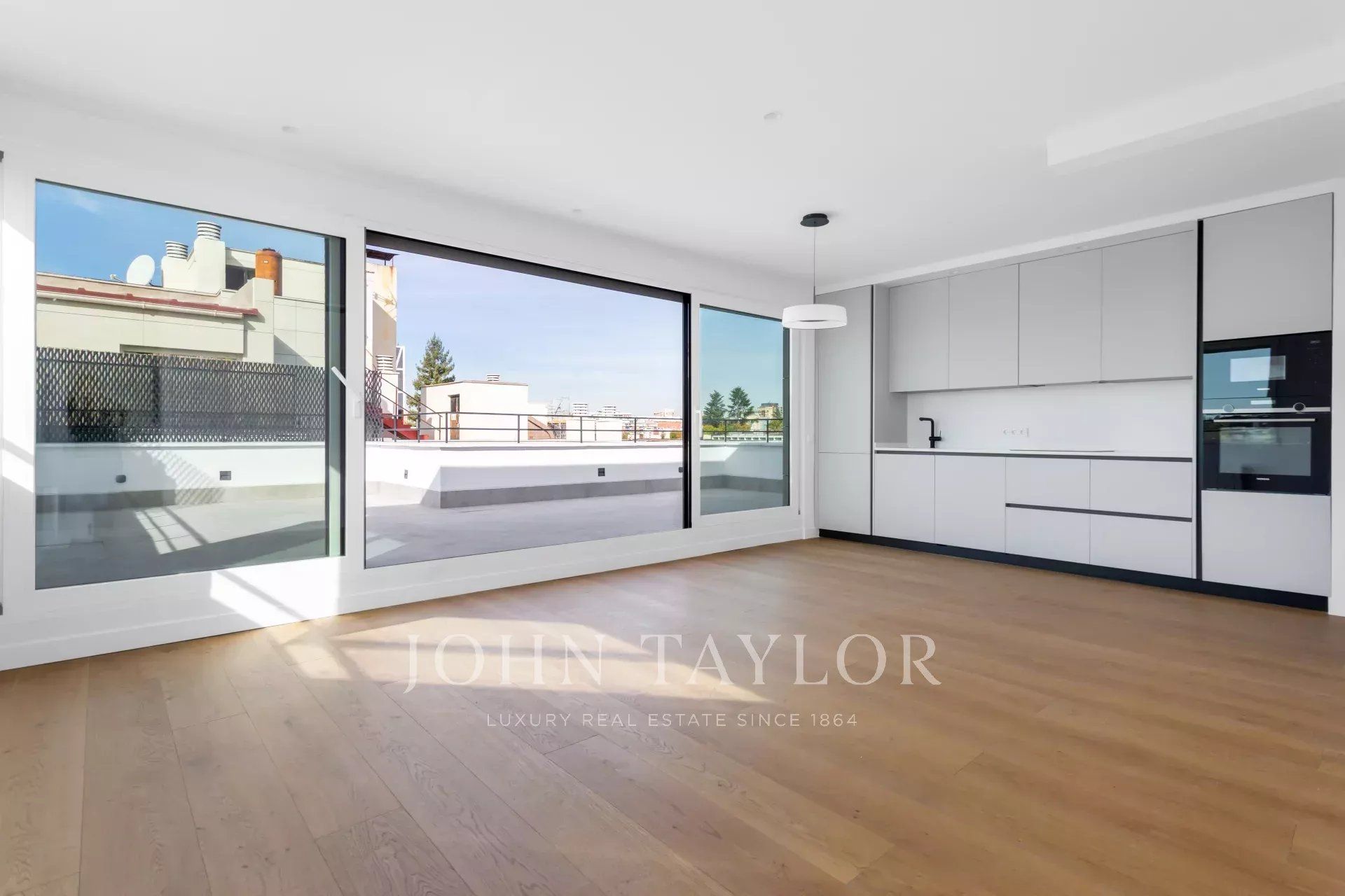 Terrace of Attic to rent in  Madrid Capital  with Air Conditioner, Heating and Terrace