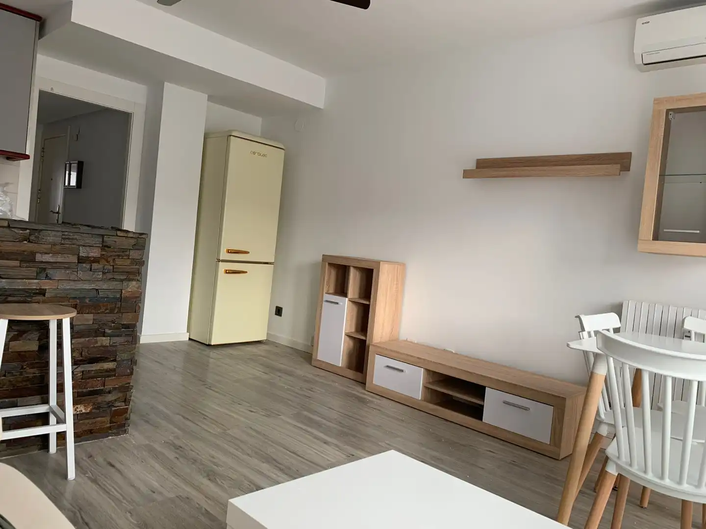 Sala de estar de Apartamento de alquiler en Zaragoza con Calefacción, Parquet y Amueblado