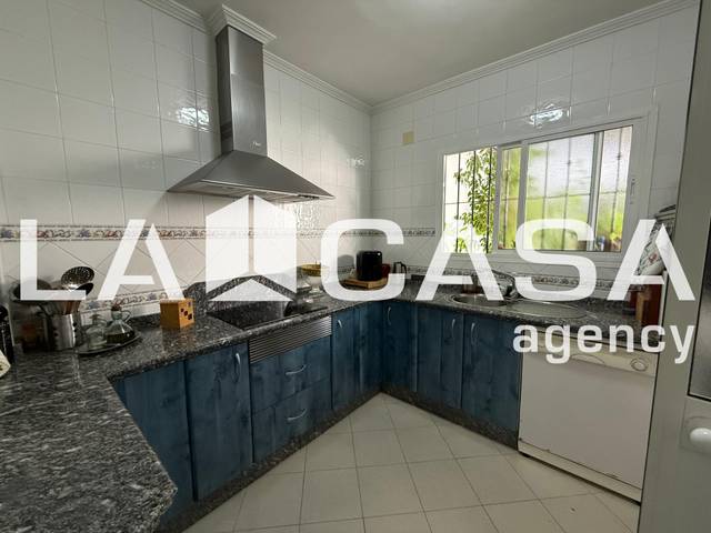 Casa-chalet en Venta en Centro - Doña Mercedes