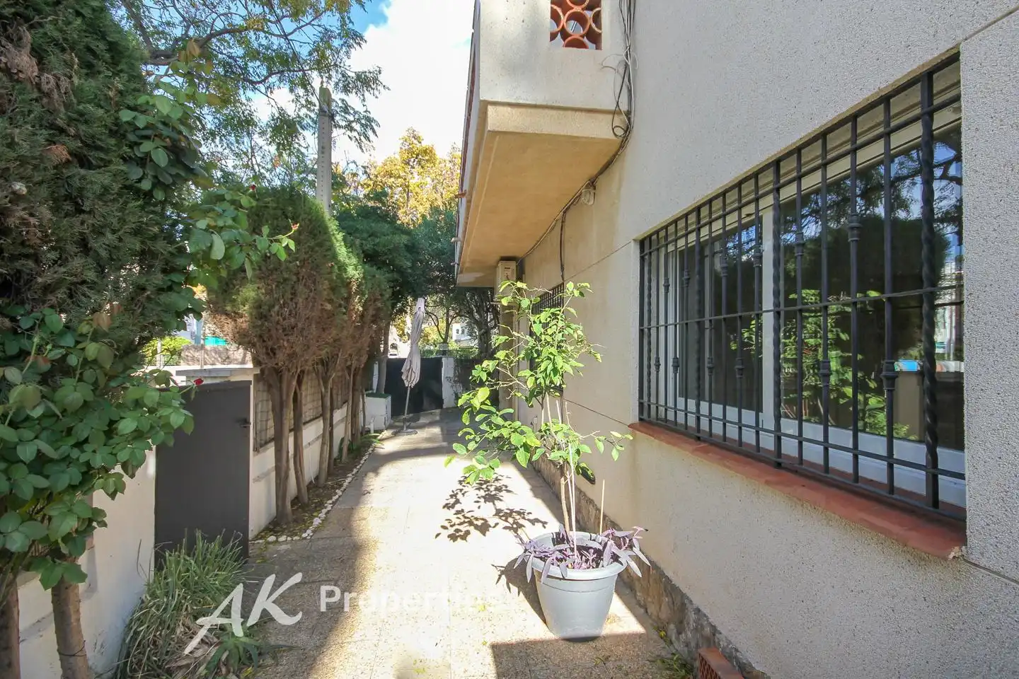 Vista exterior de Casa o chalet en venta en Castelldefels con Calefacción, Jardín privado y Terraza