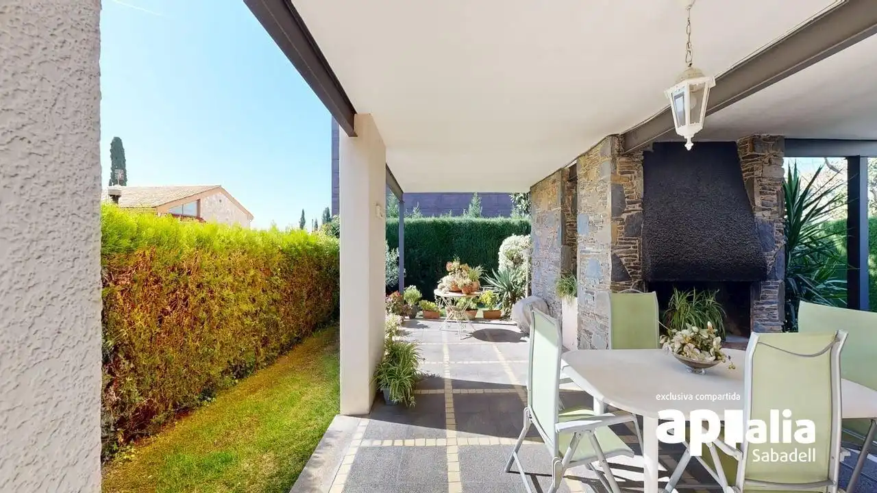 Terrassa de Casa o xalet en venda en Barberà del Vallès amb Aire condicionat, Calefacció i Jardí privat