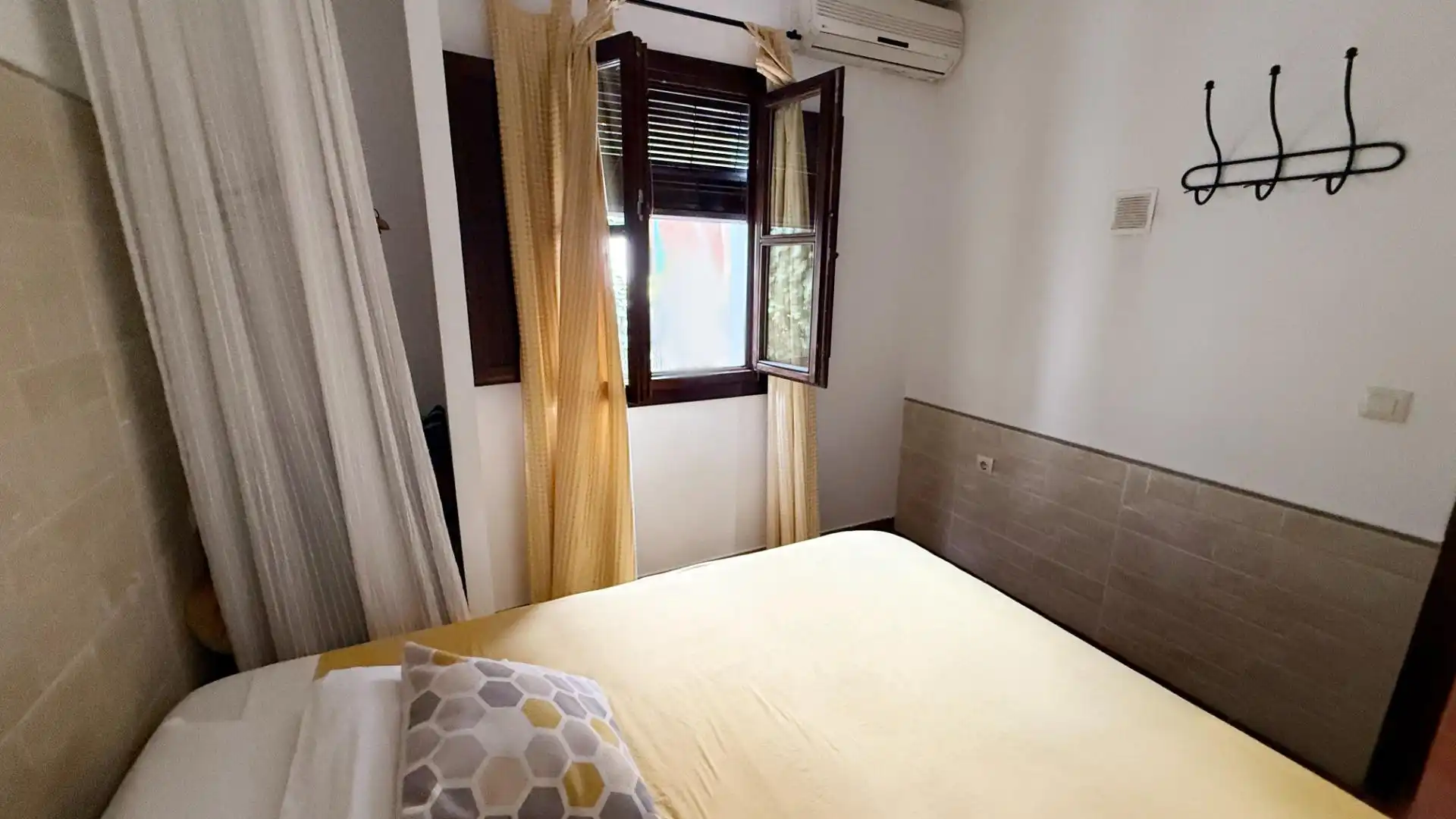 Schlafzimmer von Gebäude zum Verkauf in Almonaster la Real, Huelva
