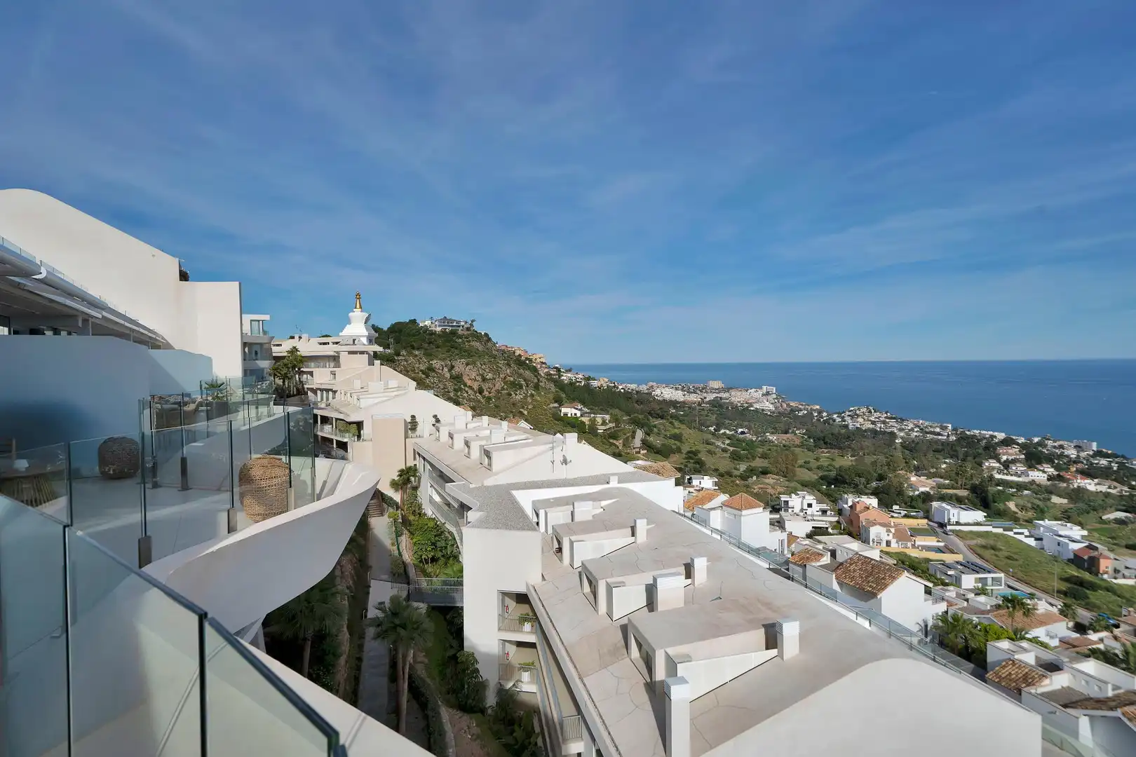Vista exterior de Ático en venta en Benalmádena con Jardín privado, Alarma y Piscina comunitaria