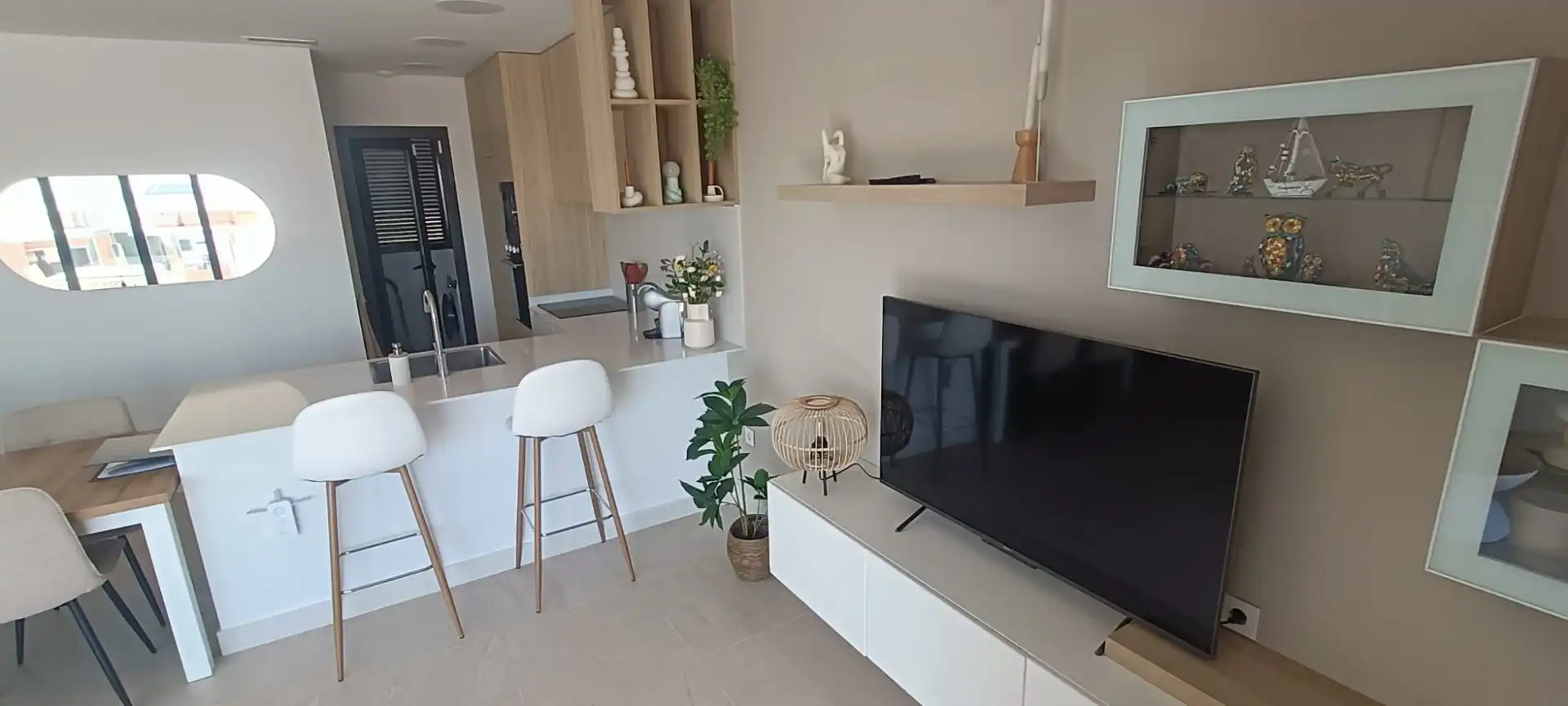 Sala de estar de Ático de alquiler en Torrevieja con Aire acondicionado, Calefacción y Terraza