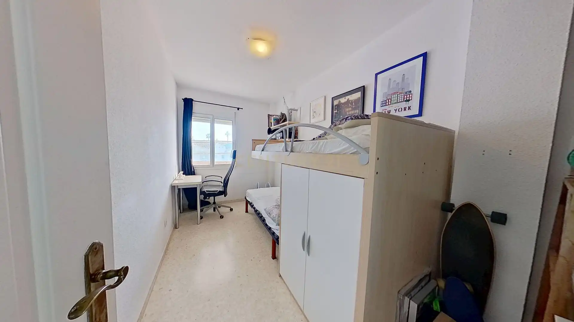 Dormitori de Apartament en venda en Rincón de la Victoria amb Aire condicionat, Piscina i Balcó