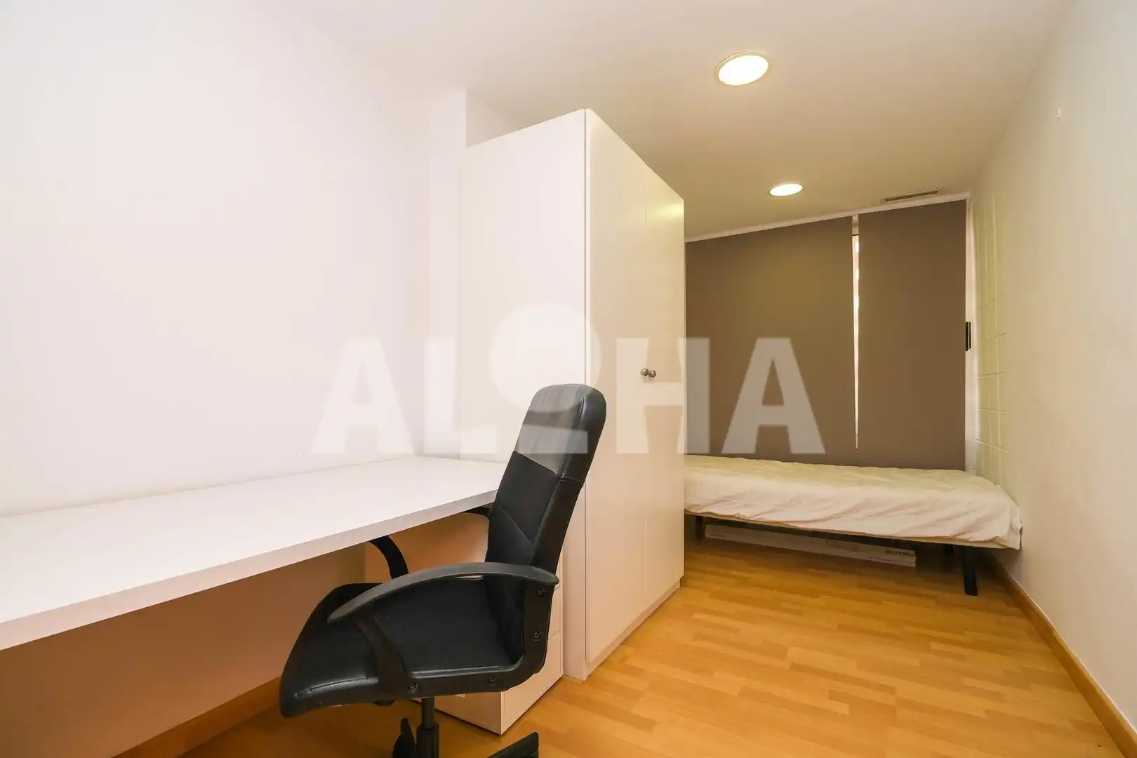 Dormitori de Apartament de lloguer en Valencia amb Aire condicionat, Calefacció i Moblat
