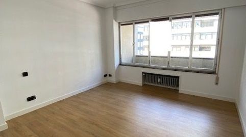 Foto 4 de Piso de alquiler en Longoria Carbajal, Salesas - Foncalada - Campoamor, Oviedo