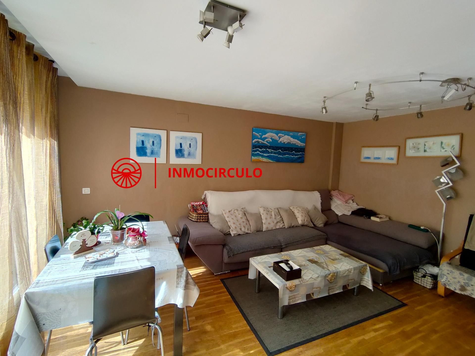 Living room of Single-family semi-detached for sale in Burgos Capital  with Heating, Private garden and Terrace
