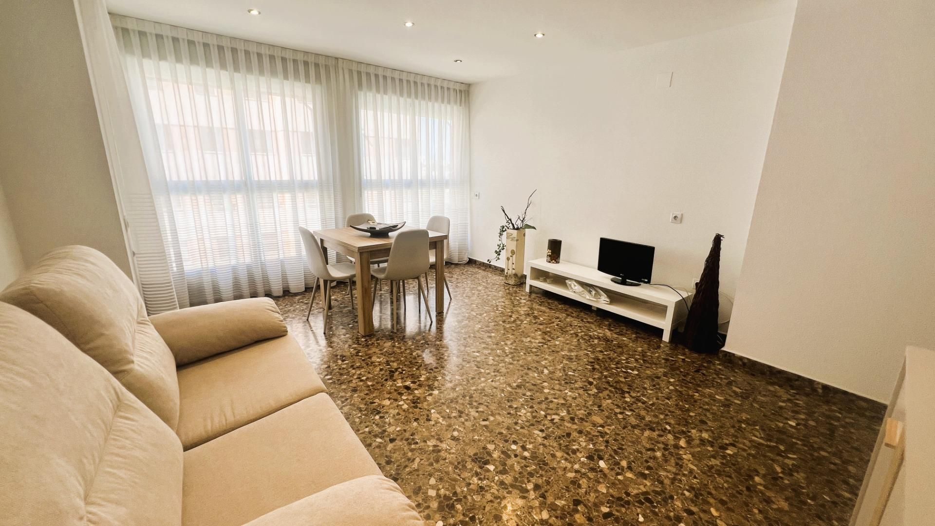 Sala d'estar de Pis en venda en Castellón de la Plana / Castelló de la Plana amb Aire condicionat, Calefacció i Traster