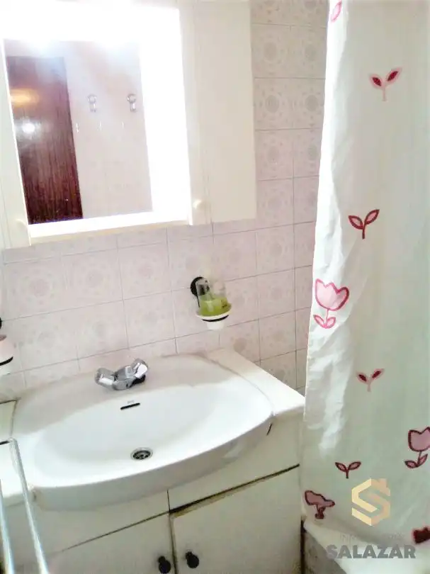Bathroom of Flat for rent in Bilbao   with Heating, Terrace and Microwave