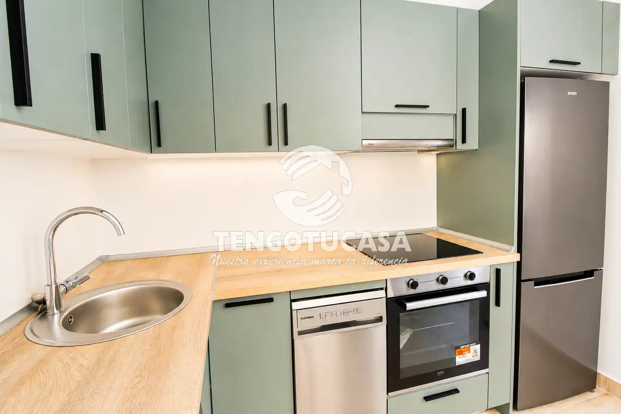 Küche von Wohnung zum Verkauf in Madrid mit Klimaanlage, Möbliert und Ofen
