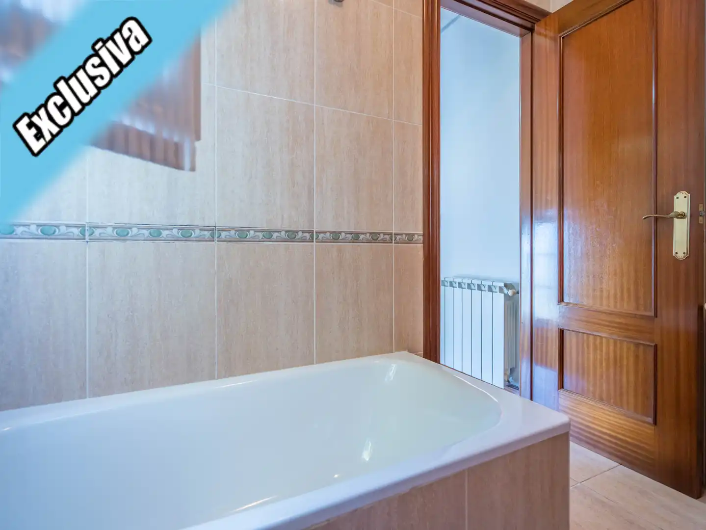 Bany de Casa o xalet en venda en Bárcena de Cicero amb Calefacció, Jardí privat i Terrassa